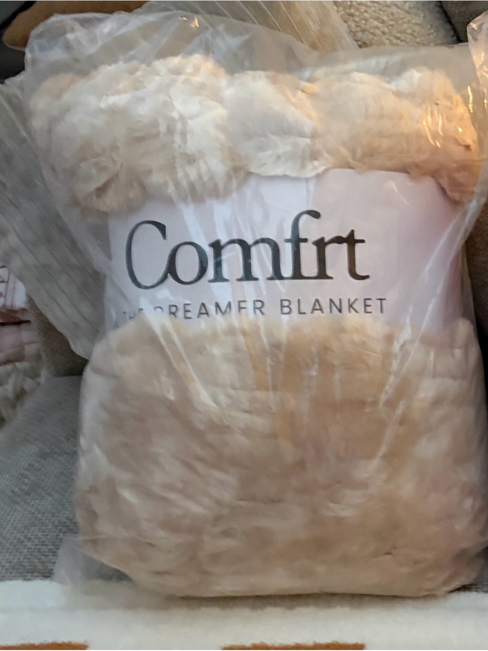 NWT COMFRT THE DREAMER BLANKET CAPPUCCINO